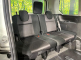 3列目シートはもちろん状態良好☆大人でもゆったりと座って頂けますので、大人数でのお出かけもラクラクです♪ご家族で、気の知れた仲間で、ドライブに行くのが楽しみですね♪