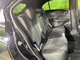 後部座席も気になるようなキズ・汚れやへたり等、大きなダメージはなく、良好な状態です。