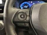 ステアリングスイッチ付き。前方から目を離すことなく操作することが可能です。