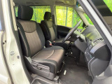 運転席シート廻りは使用感も少なく、良好な状態となっています。丁寧に使われていたことがよくわかりますね。