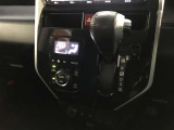 左右独立温度コントロールフルオートエアコンです。運転席、助手席それぞれで独立して温度設定ができます。冷え性の方が乗っても安心ですね♪
