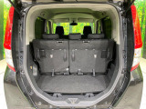 普段のお買い物や通勤、送迎等に十分な荷室スペースを確保しております。セカンドシートを倒すと、大きな荷物の積載も可能です♪