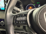 【ステアリングリモコン】ステアリングにオーディオ調節可能なスイッチが装備されていますので運転中でも視線をそらさずにオーディオの調節が可能です!