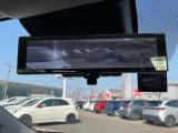 インテリジェントルームミラー☆カメラの映像を映すことで荷物や人が乗っていても後方視界を確保できます☆