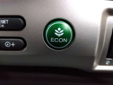 お財布にもやさしく燃費の良い走りができるECONスイッチを装備!