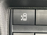 【パワースライドドア】スマートキーや運転席のスイッチでスライドドアの開閉が可能♪電動だから力を入れてドアを開ける必要が無く、小さいお子様でも、重い荷物を持っている時もラクに開け閉めできます♪