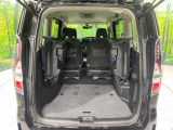 後席を格納すると、これだけの広さが!シーンに合わせたシートアレンジで、大きな荷物も積むことが出来ます♪