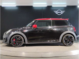 気密性の高いMINIは外観のかわいらしさとは裏腹に、外の雑音を遮り、高級感のある快適なドライブをお楽しみいただけます。