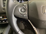 ステアリングスイッチがついていますので、オーディオのチャンネル変更、ボリューム、ジャンル変更が操作可能です。ハンドルから手を離さず安全に操作できます。