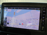 日産純正の地デジ対応ナビゲーションが装着されてます。