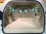 ラゲッジルームは、大容量のスペースを確保。普段のお買い物からレジャーまで、幅広く活躍してくれます!また、リアシートを倒すことでバリエーション豊かにお使いいただけます。