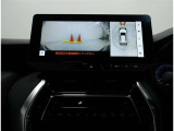 パノラミックビューモニター装備!トップビュー&フロントビュー・車両に取り付けたフロント、サイド、バックカメラの映像を合成して画面上に表示させることで、低速時の運転を補助する装置です。