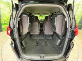 普段のお買い物や通勤、送迎等に十分な荷室スペースを確保しております。セカンドシートを倒すと、大きな荷物の積載も可能です♪