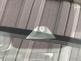 【インテリジェントエマージェンシーブレーキ】フロントカメラで前方の車両や歩行者を検知。衝突しそうな時は衝突被害軽減ブレーキが作動、衝突回避をサポート。より安全にドライブをお楽しみいただけます。