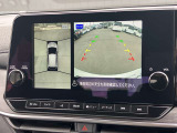 アラウンドビューモニターです!上空から貴方のお車をモニタニングしている様に車両の周りの安全確認が出来ます!