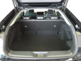 開口部の広いラゲージスペースは、ゴルフバックなどの荷物もラクラク積み込めます。