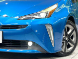 インテリアに合わせたデザインのステアリングは、運転される方のことも考え、運転しやすい形状、大きさです。是非一度、実際に触ってお確かめください。