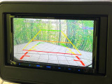 【バックカメラ】駐車時に後方がリアルタイム映像で確認できます。大型商業施設や立体駐車場での駐車時や、夜間のバック時に大活躍!運転スキルに関わらず、今や必須となった装備のひとつです!