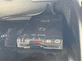 【ETC】有料道路を利用する際に料金所で停止することなく通過できる、ETC車載器(ノンストップ自動料金収受システム機器)が装備されています。セットアップを行うことで利用可能になります。