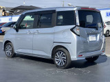 車線逸脱警報、車両が車線をはみ出す可能性がある場合に警報音と警告表示でドライバーに知らせてくれます。