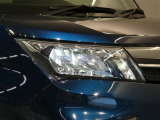 LEDヘッドライトです。デザイン性がよくとても明るいので、夜間の走行や悪天候でも安心です。しかも長寿命!