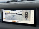 3Dサラウンドカメラ(360&deg;カメラ)で全方位の死角となる部分や発進時・駐車時・細い路地からの運転などカメラを通してモニターで確認することが可能です。