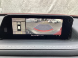 狭い場所での駐車やすれ違いなどでより的確な運転操作に役立つ360&deg;ビューモニターが装備されています。