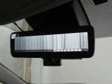 デジタルインナーミラー装備!車両後方のカメラの映像をデジタル補正で視認性を向上させてインナーミラー内に表示します♪視界を遮るものがなく、後席に同乗者がいても後方を確認しやすく安心です♪