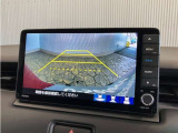 【バックカメラ】リバースにするだけで映ります、後方の安全確認や、狭い駐車場での車庫入れ、雨の日や夜間など視界の悪い時に便利です!安全にバックする為には欠かせない装備です。