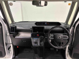 見易い計器類と運転し易いドライビングポジションは、視角も少なく前方&左右の見切りが良く運転し易いクルマです