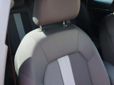 Audi正規ディーラーが高品質をお約束。高度な訓練・教育を受けたAudi専任メカニックが、100項目にもおよぶ精密な点検を実施いたします。すべてをクリアしたAudi車だけが、あなたのお手元に届けられるのです。