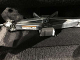 車載工具のジャッキ(車体を持ち上げる工具)です。
