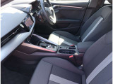 Audi正規ディーラーが高品質をお約束。高度な訓練・教育を受けたAudi専任メカニックが、100項目にもおよぶ精密な点検を実施いたします。すべてをクリアしたAudi車だけが、あなたのお手元に届けられるのです。