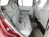 後部座席も当然、綺麗・清潔に仕上げております。内装の綺麗なお車は気持ちが良いですね。