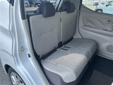 【 セカンドシート 】2列目も広々お乗りいただけます。
