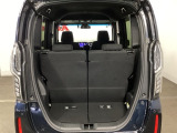 コンパクトボディーなのに、荷室はこんなに広々!たくさん荷物が積めますよ。