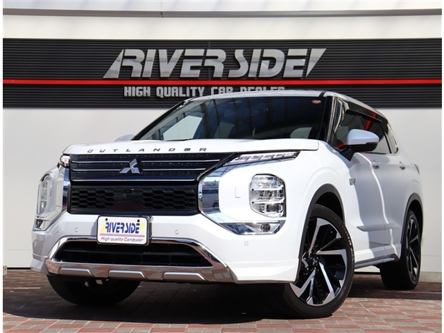 アウトランダーPHEV 2.4 P 4WDエレガント&スポーティパッケージサンルー