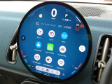 Apple CarPlayやAndroid Autoなど様々なアプリケーションがインストールされています!