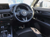 現在のMAZDA車はインパネ配置が視線の動きが少なくなるように設計レイアウトされています☆ひとつひとつの部品からMAZDAの安全に対するこだわりを感じる事が出来ます☆