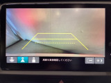 バックでの車庫入れも安心です! リアカメラが付いているバックモニター付のナビディスプレーを装備しております。操作線もついており距離感も画面から確認できます。