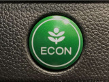 ★ECONスイッチ★ エコドライブを加速しよう!スイッチをONにすると、運転の仕方によるロスを抑え込み燃費をよくするようクルマが頑張ります(*^ー^*)燃費向上にチャレンジ♪