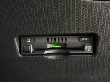 ETCカードを挿入することで高速道路を利用する際の支払いがキャッシュレスになったり、ETCスマートインターチェンジが利用できたり、とても便利なアイテムです!保証は修理保証のみとなります。