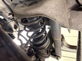 お車を安心してお乗りいただく為には、足回りの定期点検が欠かせません。サービスサポート(有償保証)では無料点検もご提供しており、安心のカーライフをお過ごしいただけるサポート体制が整っています。