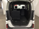 シートを倒せばラゲッジスペースも広々。BBQやゴルフなど様々な用途で活躍します。アクティブに動かれるお客様には強い味方です!