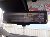 スマートルームミラー画像になります。リアシートに人が乗ってる時やトランクに荷物がたくさん積んでルームミラーが使えないときに便利なオプションです!