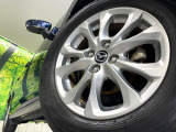 【純正15インチアルミホイール】外観にマッチした純正アルミホイールを装着しております。各種社外アルミホイールや、スタッドレスタイヤも取扱いしております。是非ご相談ください♪