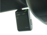 ◆ドライブレコーダー◆映像・音声などを記録する自動車用の装置です。 もしもの事故の際の記録はもちろん、旅行の際の思い出としてドライブの映像を楽しむことができます。