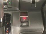 オートブレーキホールド機能付きです☆停車中にブレーキペダルから足を離しても、停車状態が続きます。渋滞、信号待ちの間等、安心です。アクセルを踏めば自動解除され、再発進できます。