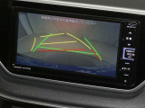 【バックカメラ】駐車時に後方がリアルタイム映像で確認できます。大型商業施設や立体駐車場での駐車時や、夜間のバック時に大活躍!運転スキルに関わらず、今や必須となった装備のひとつです!