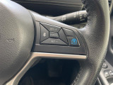 【 ステアリングスイッチ 】手元のスイッチでナビ操作が可能です。非常に便利な機能です。取り付けのナビによってはオプション設定となっております。